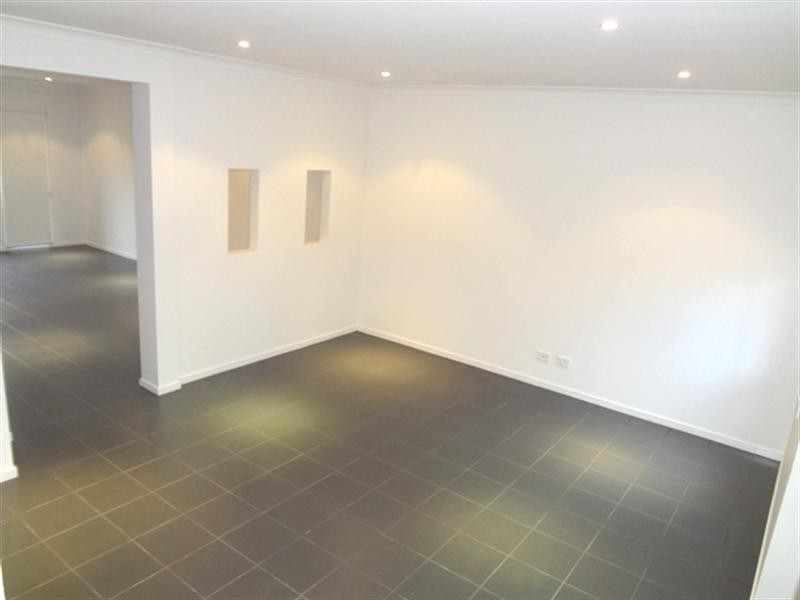 73 Lyndarum Drive, Epping VIC 3076