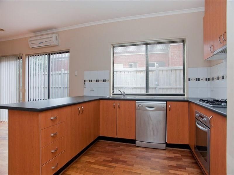 13 Elmville Place, Craigieburn VIC 3064