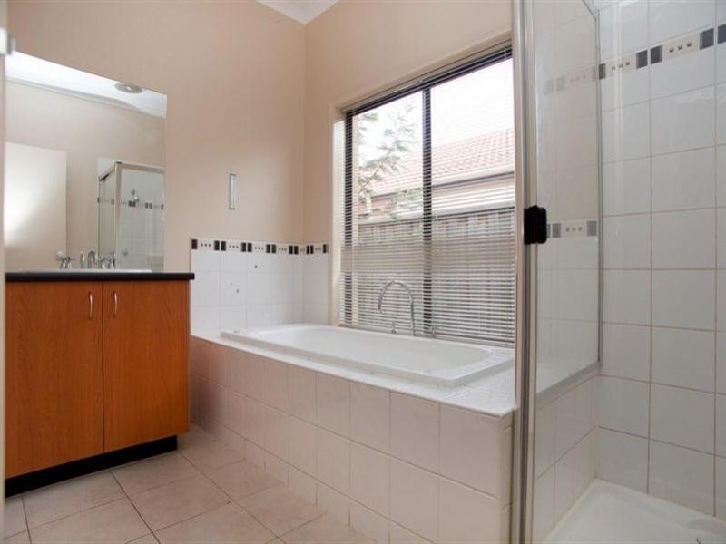 13 Elmville Place, Craigieburn VIC 3064