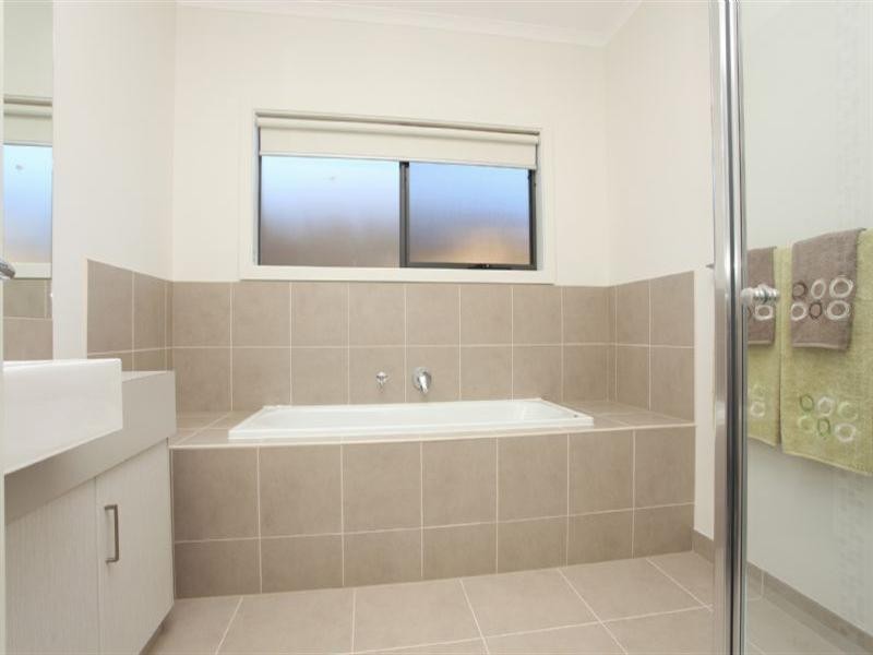 8 Monaro Way, Whittlesea VIC 3757