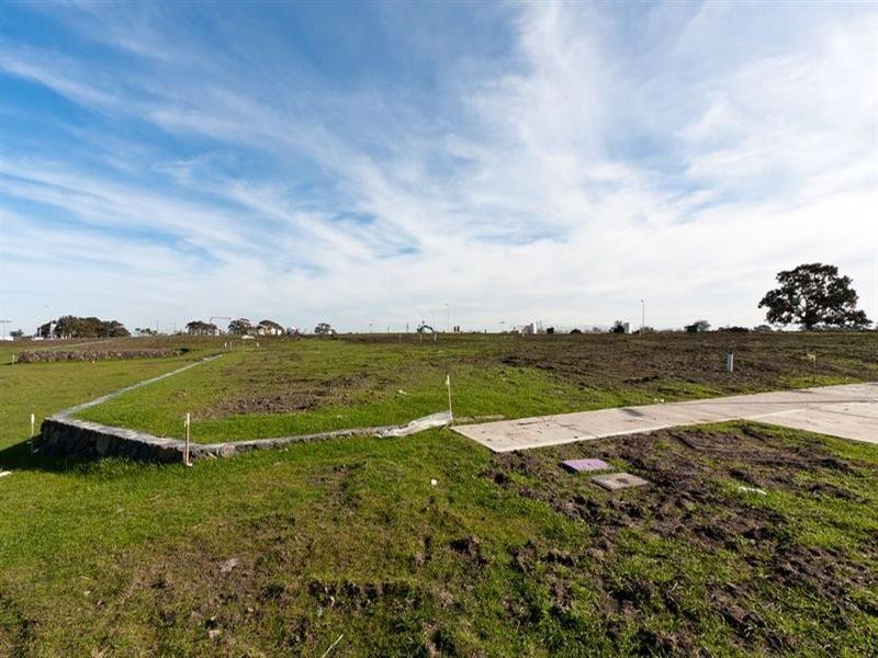 39 Muzzlewood Way, Wollert VIC 3750