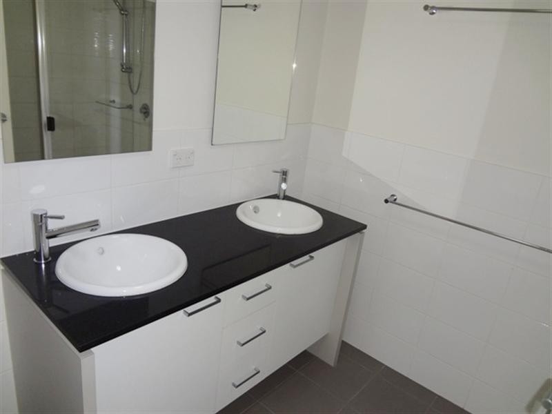 4 Amphion Street, Epping VIC 3076