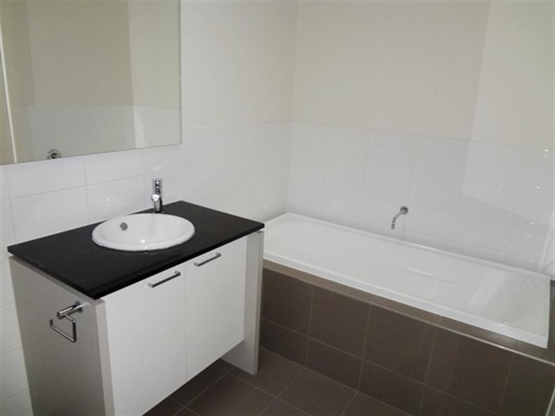 4 Amphion Street, Epping VIC 3076