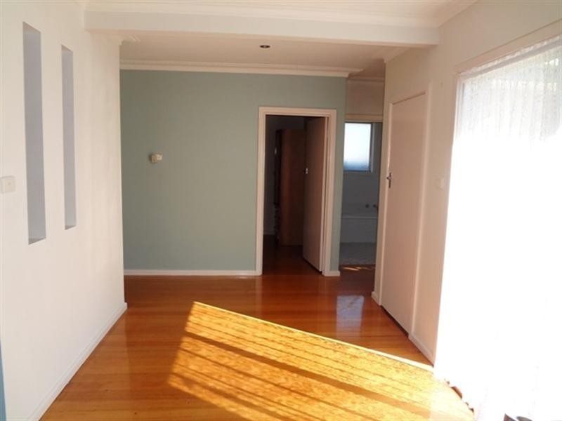 127 Mount View Road, Lalor VIC 3075