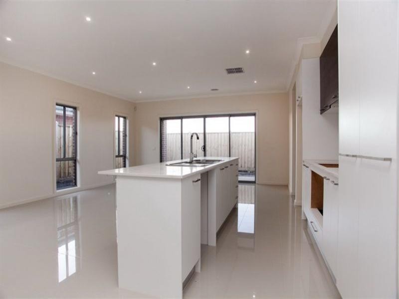 98 Allumba Way, Epping VIC 3076