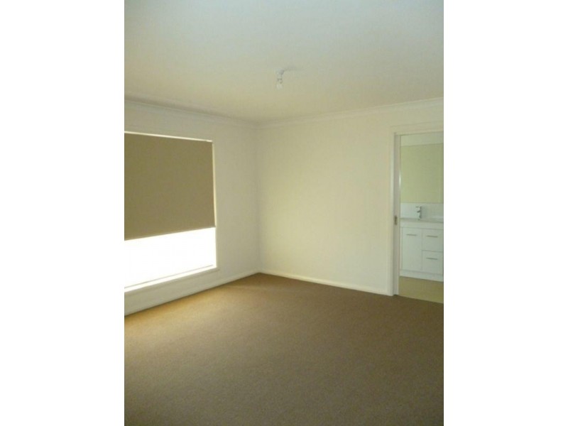 1 Mecklenburg Close, Epping VIC 3076