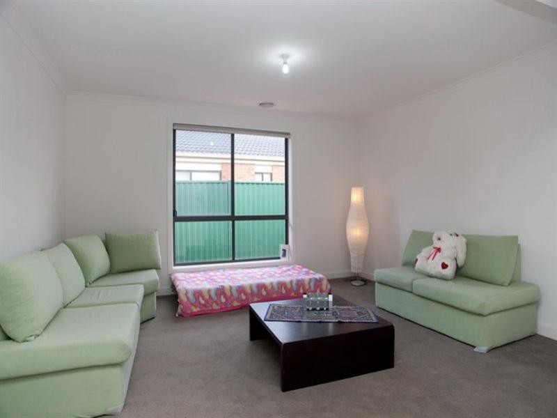 16 Kumara Circuit, South Morang VIC 3752