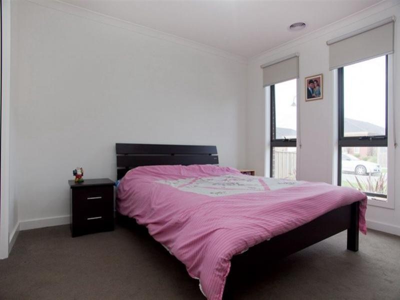 16 Kumara Circuit, South Morang VIC 3752