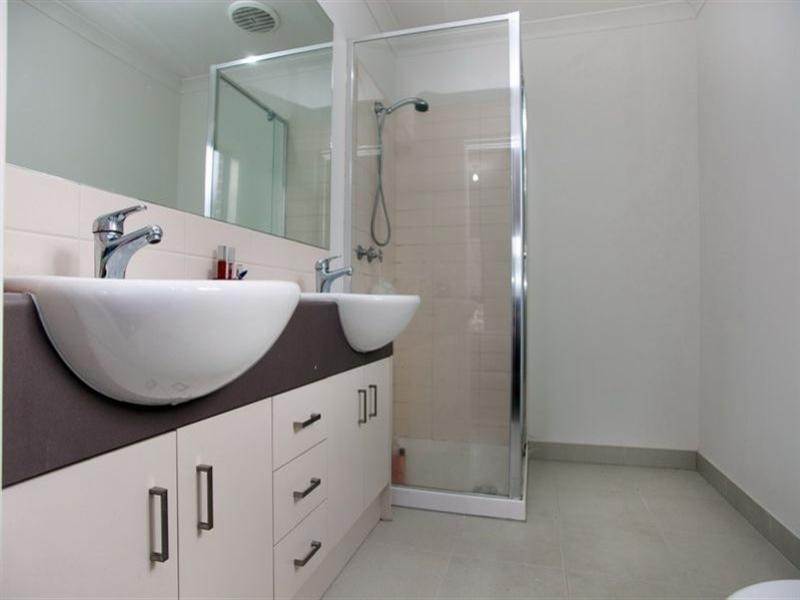 16 Kumara Circuit, South Morang VIC 3752