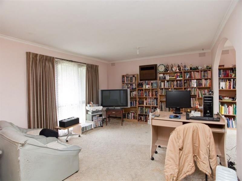 11 Holroyd Drive, Epping VIC 3076