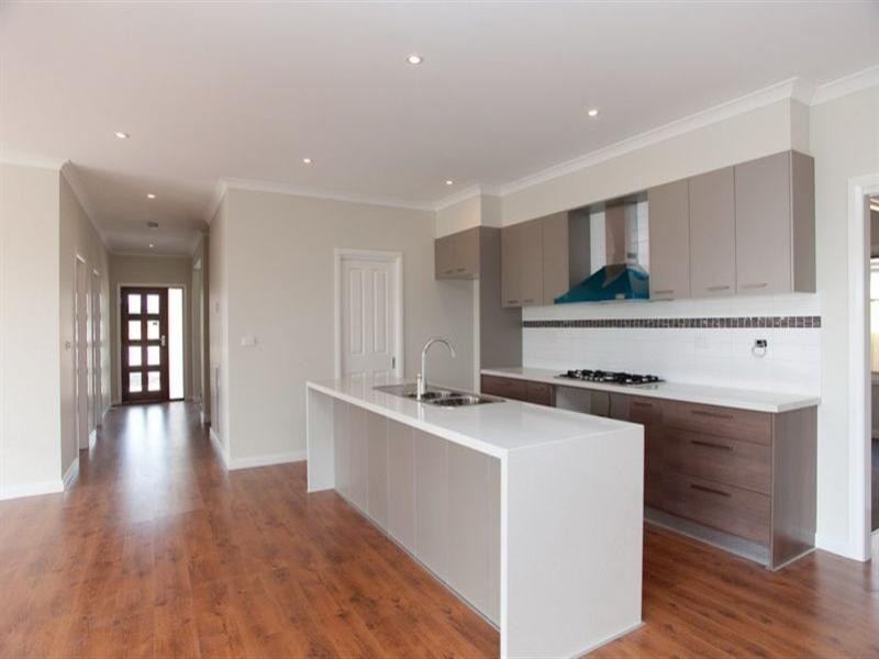 38 Silverstone Circuit, Epping VIC 3076