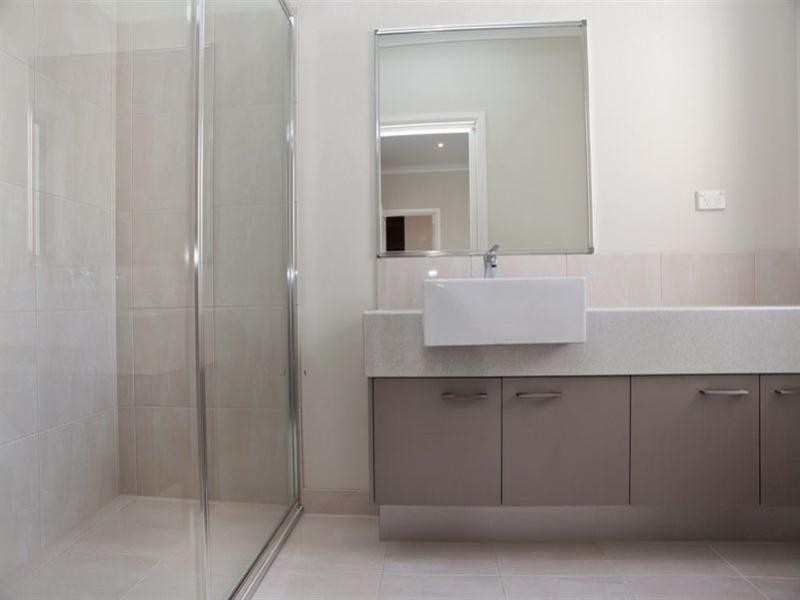 38 Silverstone Circuit, Epping VIC 3076