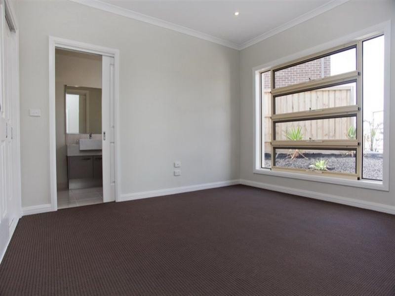 38 Silverstone Circuit, Epping VIC 3076