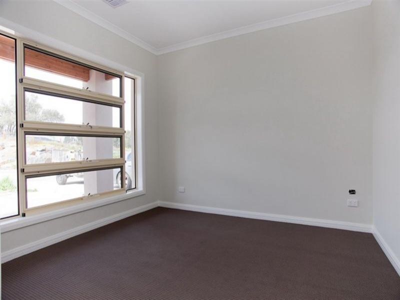 38 Silverstone Circuit, Epping VIC 3076