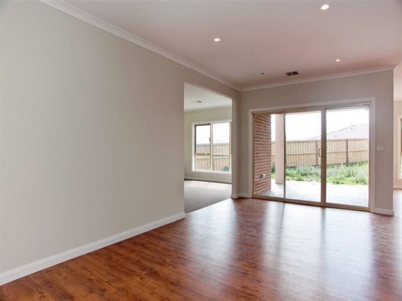 38 Silverstone Circuit, Epping VIC 3076