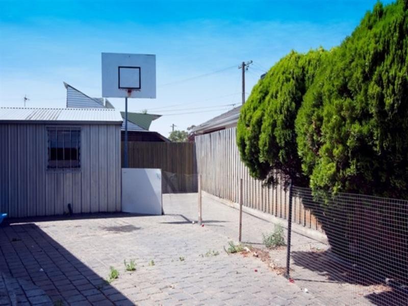 80 Bickley Avenue, Thomastown VIC 3074