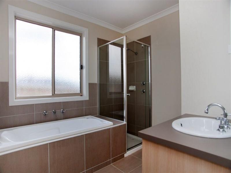 10 Sunningdale Road, Doreen VIC 3754