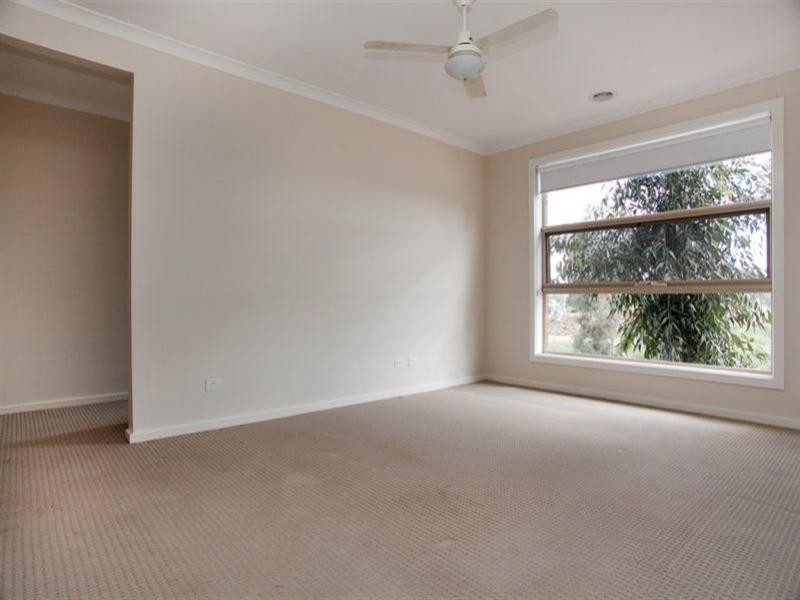 10 Sunningdale Road, Doreen VIC 3754