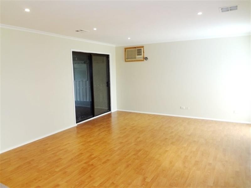 13 Carousel Court, Epping VIC 3076