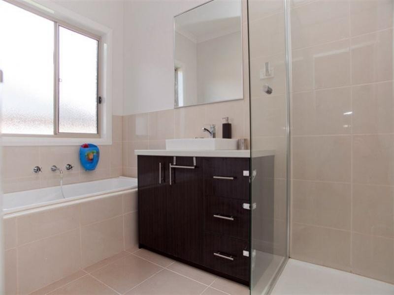 18 Karagola Terrace, Epping VIC 3076