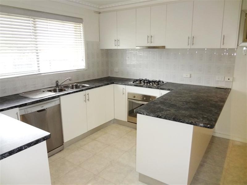 5 Oxford Drive, Thomastown VIC 3074