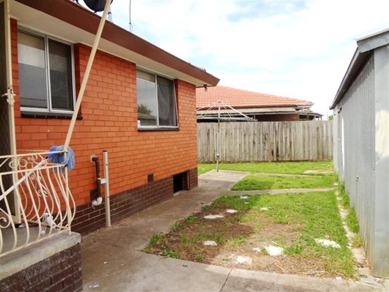 5 Oxford Drive, Thomastown VIC 3074