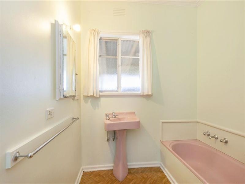 80 Alexander Avenue, Thomastown VIC 3074