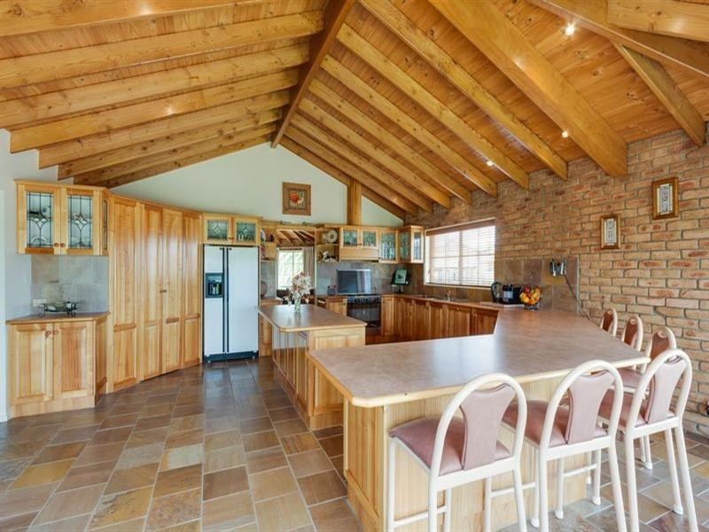 325 Gordons Road, South Morang VIC 3752