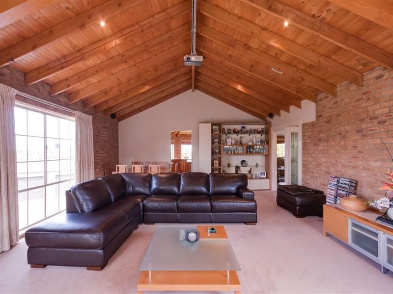 325 Gordons Road, South Morang VIC 3752