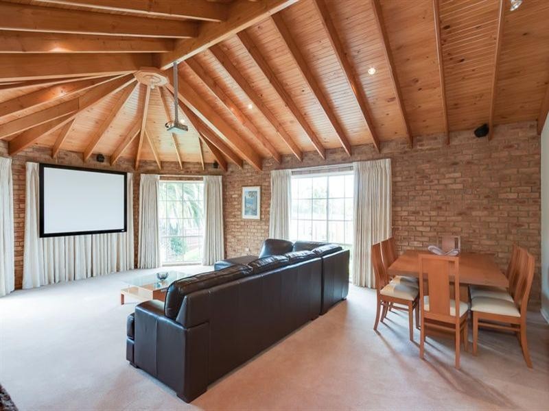 325 Gordons Road, South Morang VIC 3752