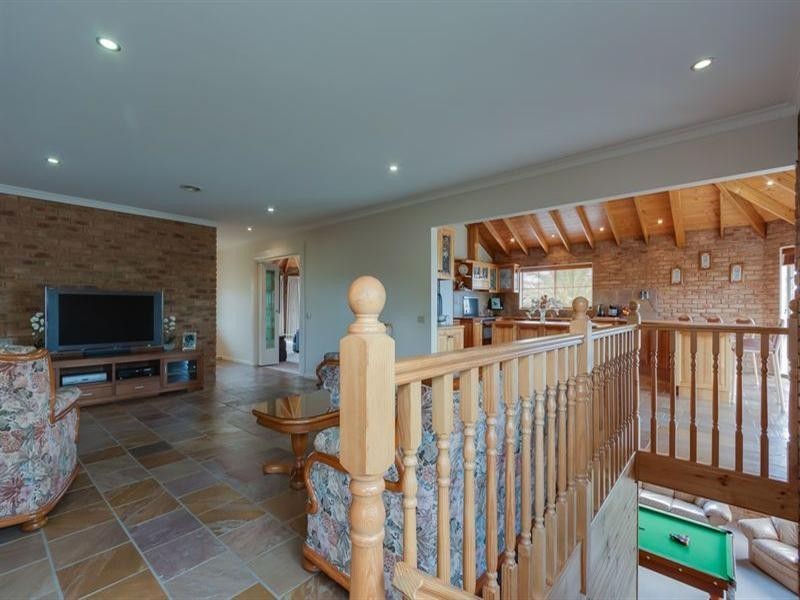 325 Gordons Road, South Morang VIC 3752