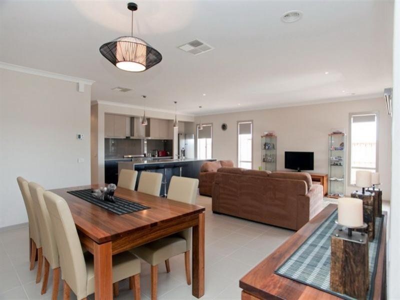 48 Horsley Crescent, Doreen VIC 3754