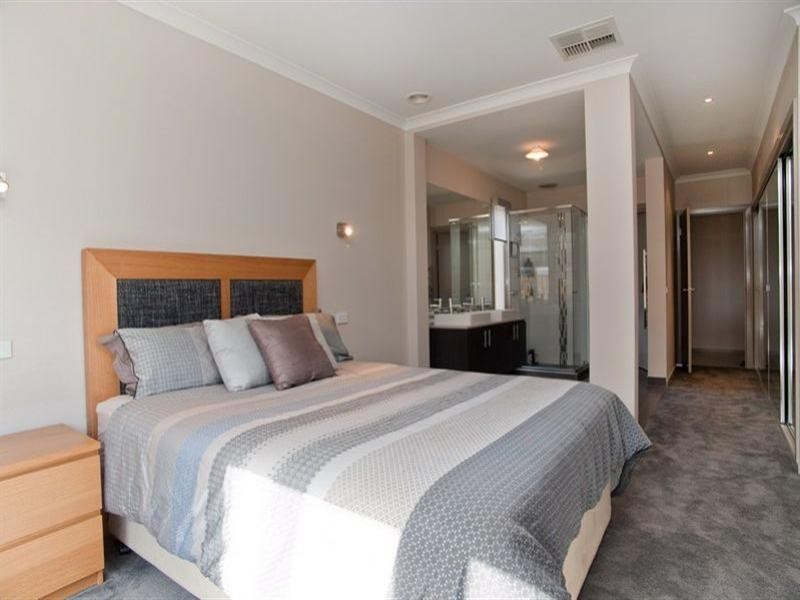 48 Horsley Crescent, Doreen VIC 3754