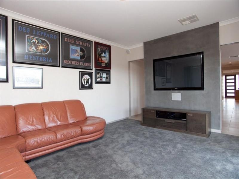 48 Horsley Crescent, Doreen VIC 3754
