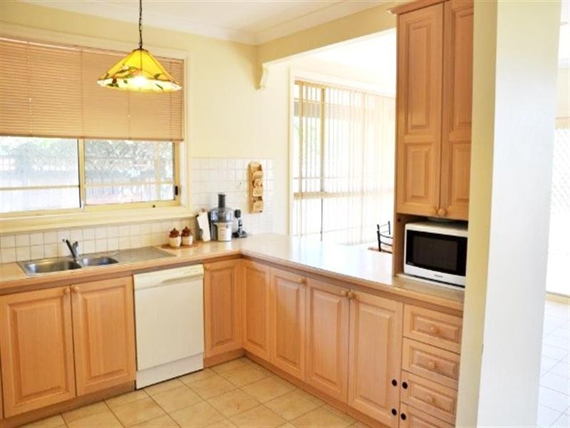 3 Kirwan Avenue, Roxburgh Park VIC 3064