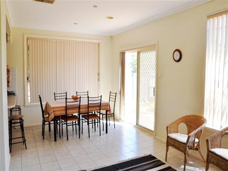 3 Kirwan Avenue, Roxburgh Park VIC 3064