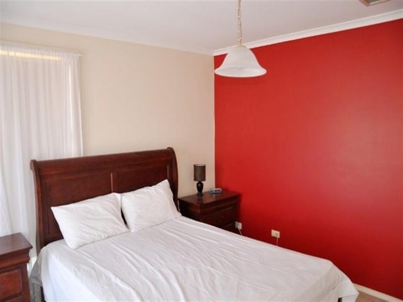 3 Kirwan Avenue, Roxburgh Park VIC 3064