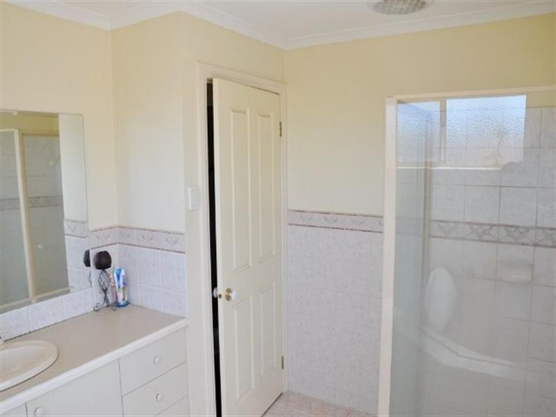 3 Kirwan Avenue, Roxburgh Park VIC 3064