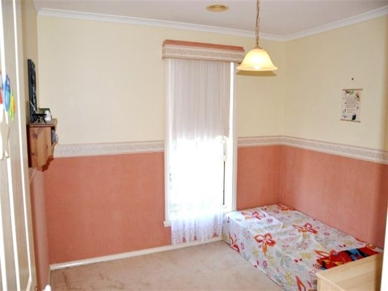 3 Kirwan Avenue, Roxburgh Park VIC 3064