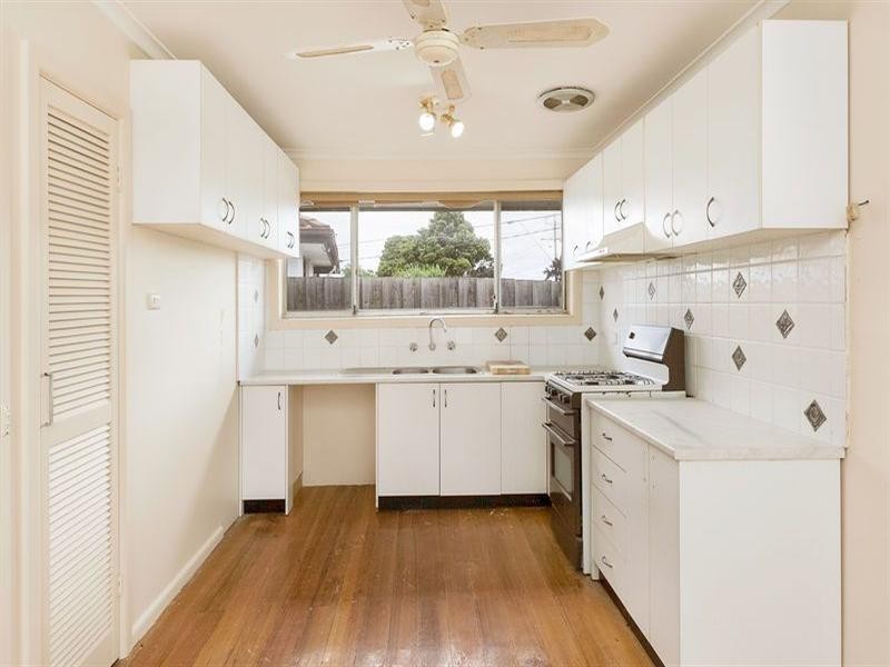 26 Huskisson Avenue, Lalor VIC 3075