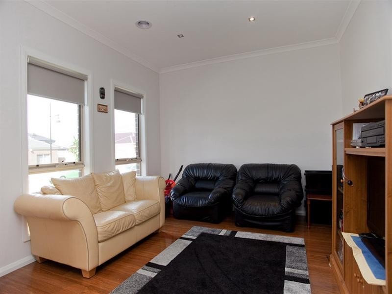 18 Karagola Terrace, Epping VIC 3076