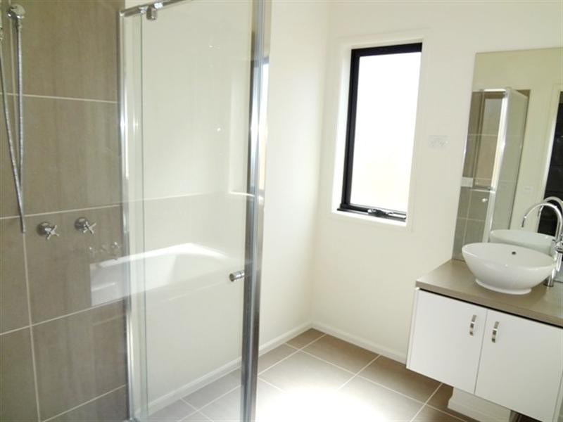 33 Camouflage Drive, Epping VIC 3076