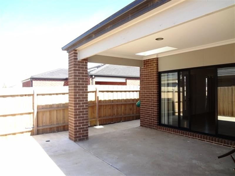 33 Camouflage Drive, Epping VIC 3076