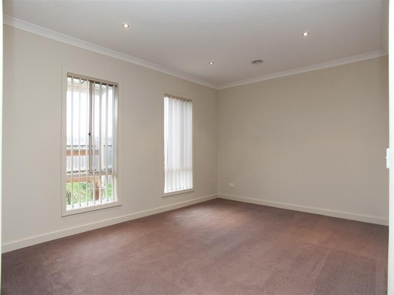 10 Parisel Circuit, Mernda VIC 3754