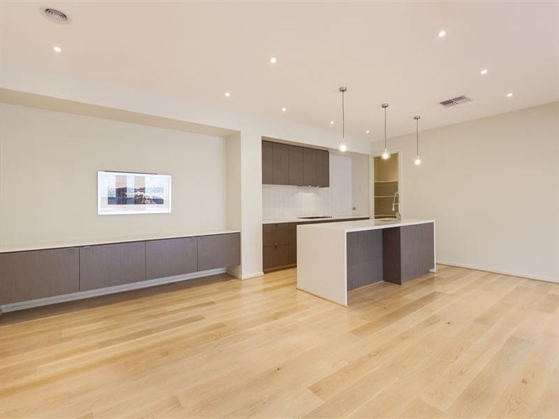 4 Phoenix Circuit, Epping VIC 3076