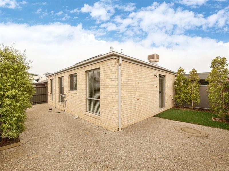 4 Phoenix Circuit, Epping VIC 3076