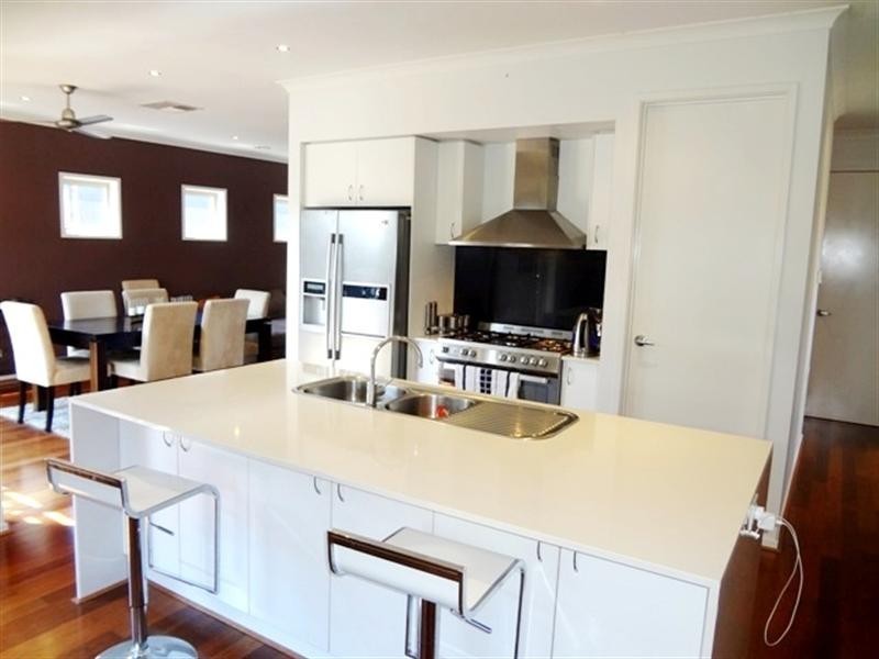 10 Rockfield Street, Epping VIC 3076