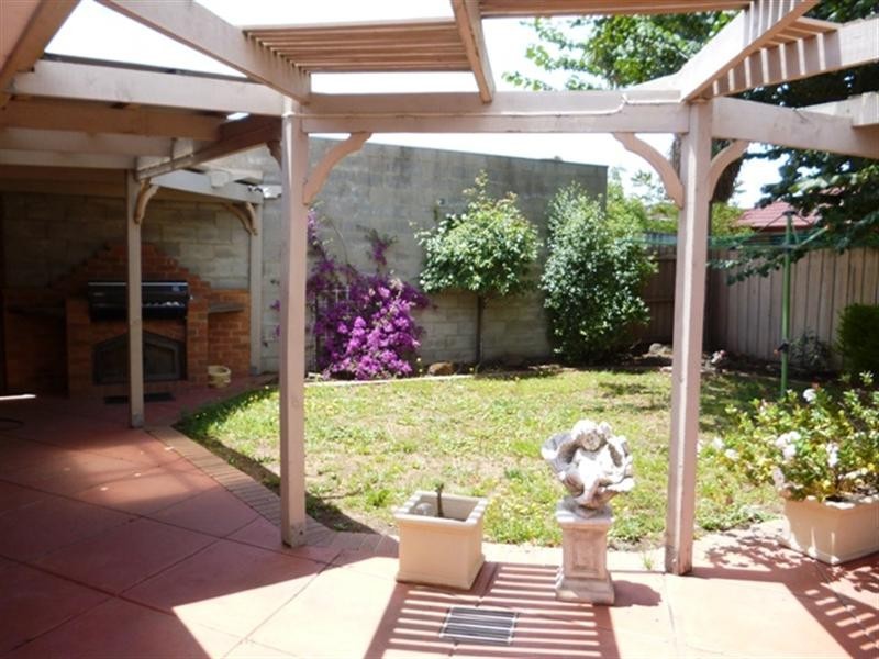 54 Meadow Glen Drive, Epping VIC 3076