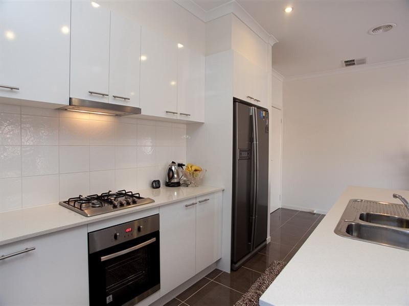 3B Fitzgerald Drive, South Morang VIC 3752