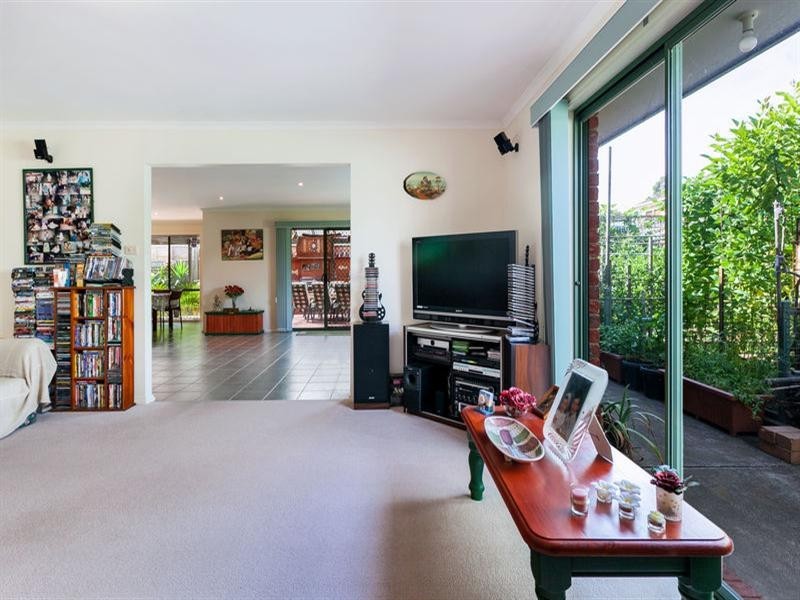 11 Axa Way, South Morang VIC 3752